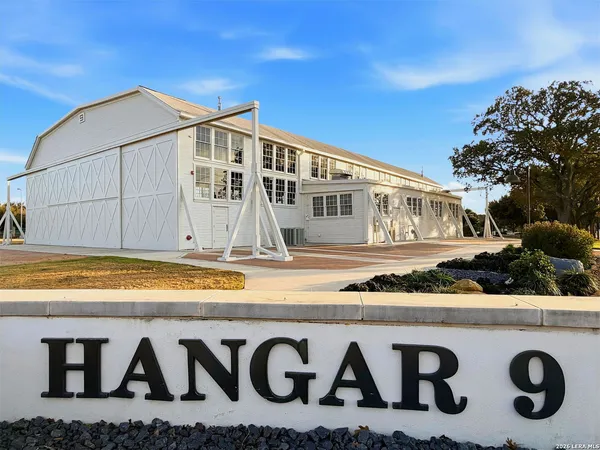 $2,295 | 7940 Kennedy Hill Drive, Unit 7, San Antonio, TX 78235