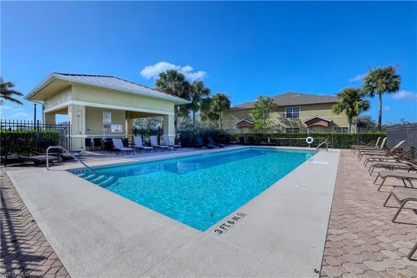 $2,000 | 9093 Gervais Circle, Unit 1906, Naples, FL 34120