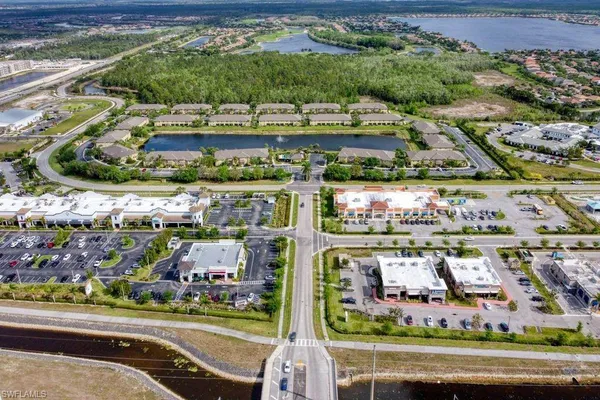 $2,000 | 9093 Gervais Circle, Unit 1906, Naples, FL 34120