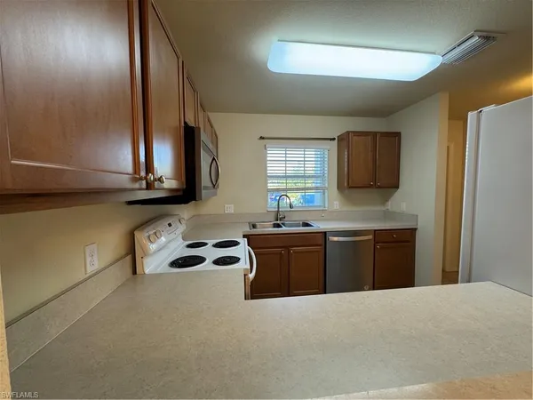 $2,000 | 9093 Gervais Circle, Unit 1906, Naples, FL 34120