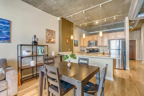 $387,000 | 1305 South Michigan Avenue, Unit 1506, Chicago, IL 60605