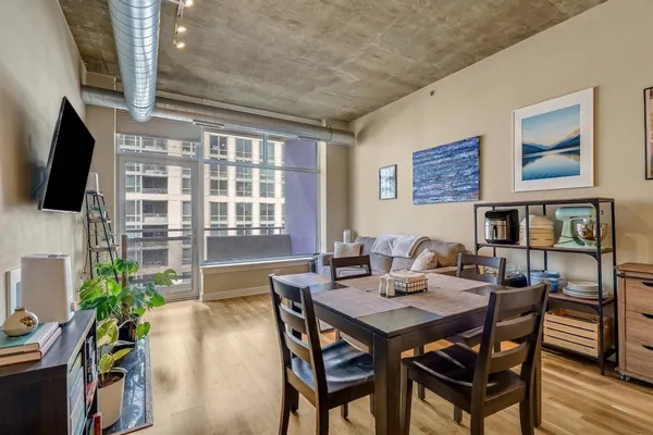 $387,000 | 1305 South Michigan Avenue, Unit 1506, Chicago, IL 60605