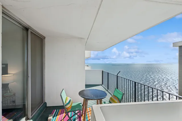 $389,900 | 6033 North Sheridan Road, Unit 36G, Chicago, IL 60660