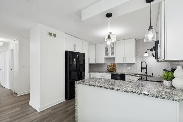 $389,900 | 6033 North Sheridan Road, Unit 36G, Chicago, IL 60660