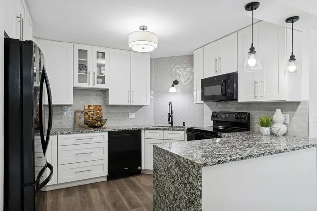 $389,900 | 6033 North Sheridan Road, Unit 36G, Chicago, IL 60660