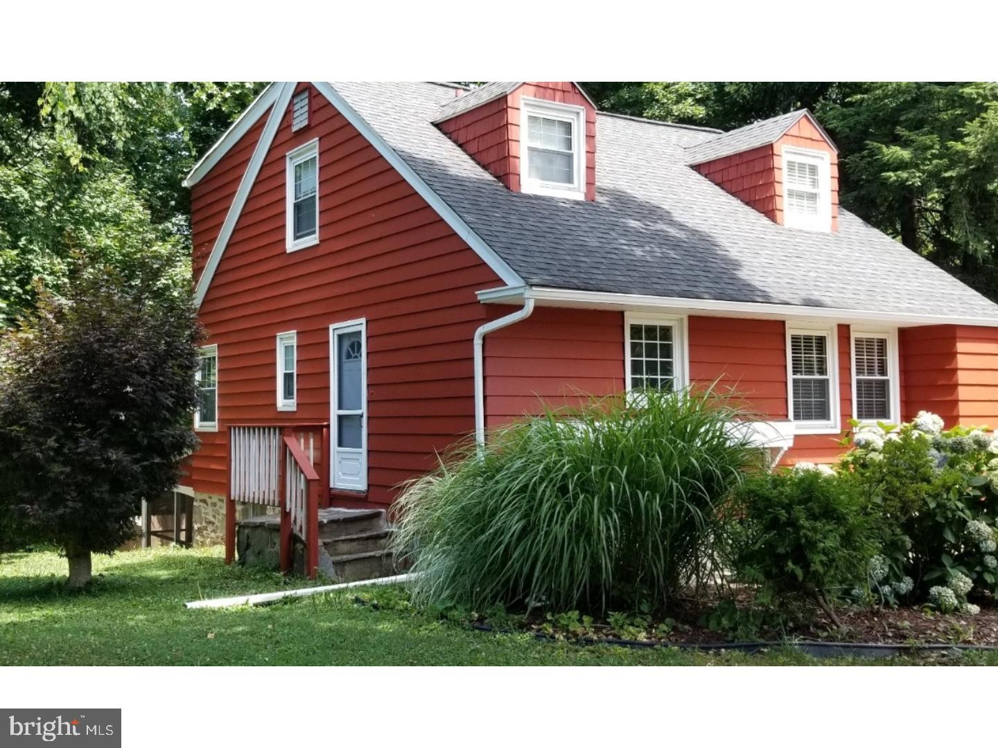 1321 Ardsley Road Swarthmore, PA 19081 - Photo 23 of 24 Side Yard