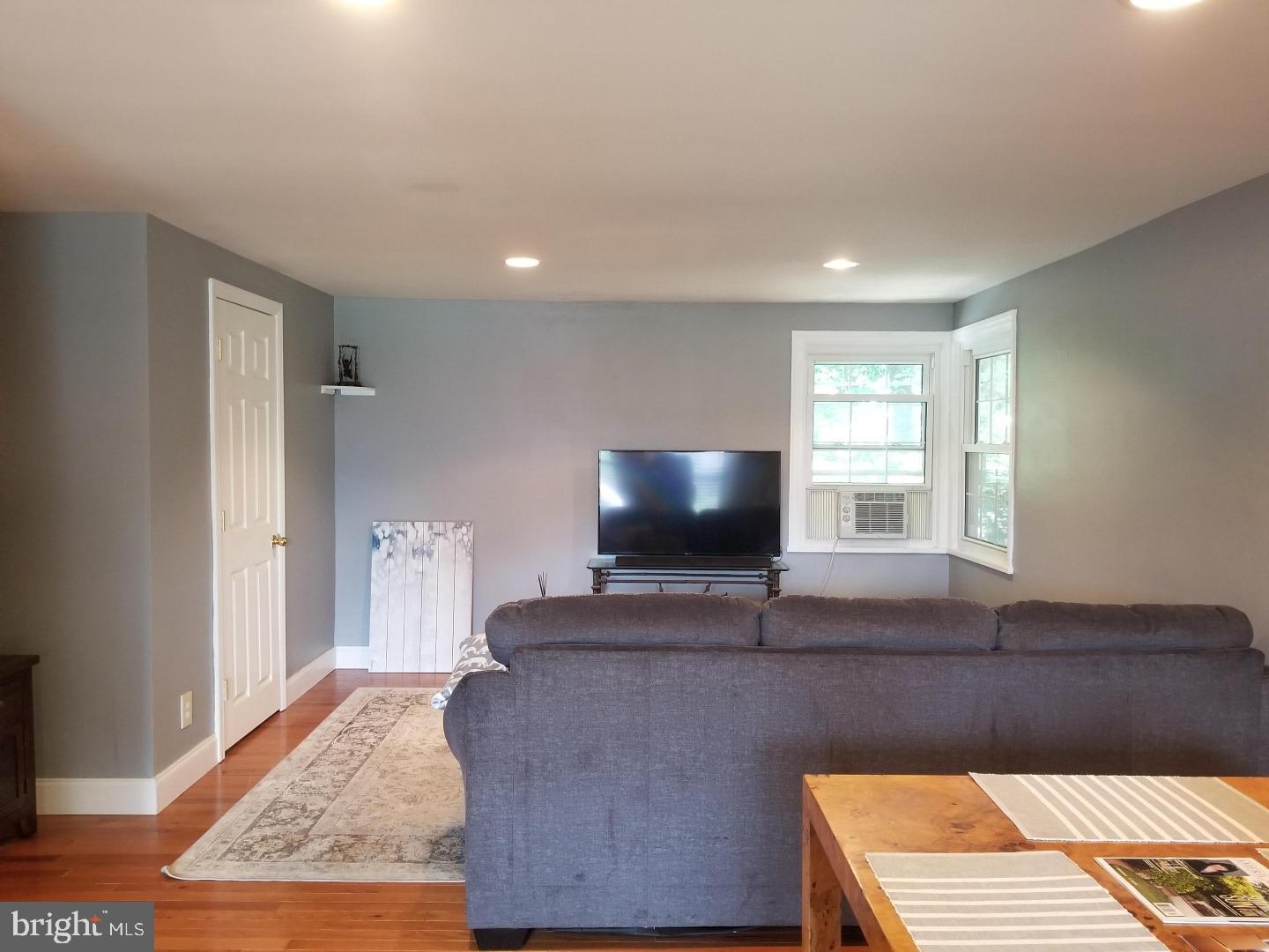 1321 Ardsley Road Swarthmore, PA 19081 - Photo 7 of 24 Living Room