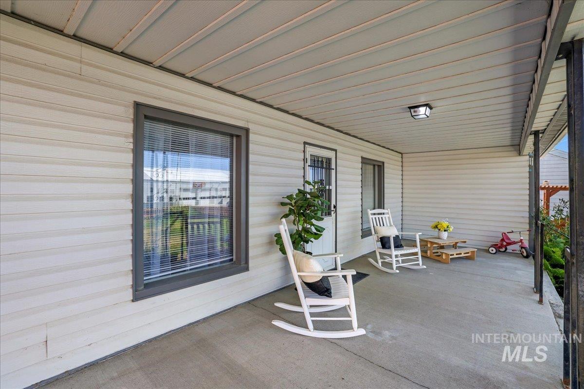 1017 Burley Avenue Buhl, ID 83316 - Photo 3 of 27 View of porch