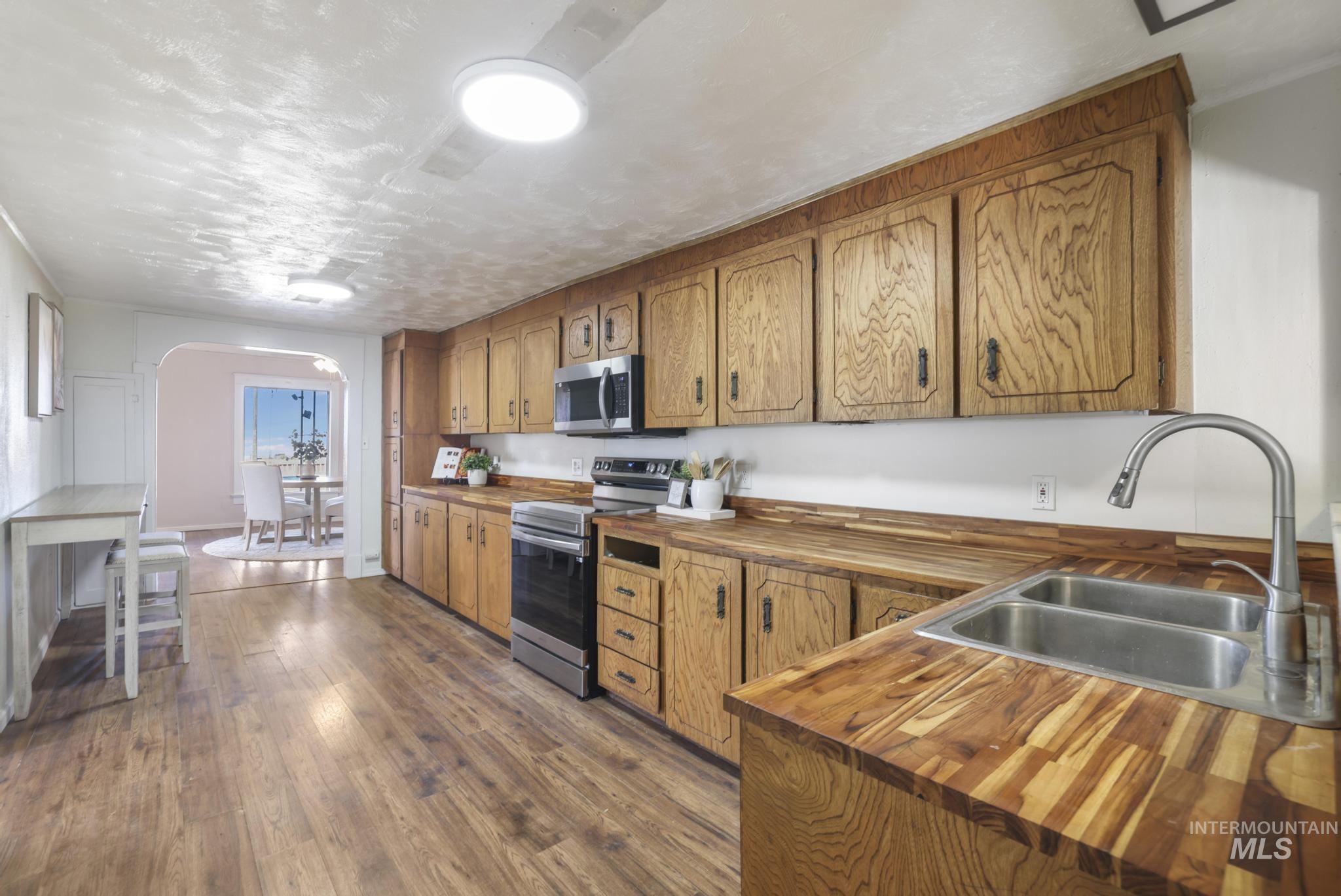 1017 Burley Avenue Buhl, ID 83316 - Photo 10 of 27