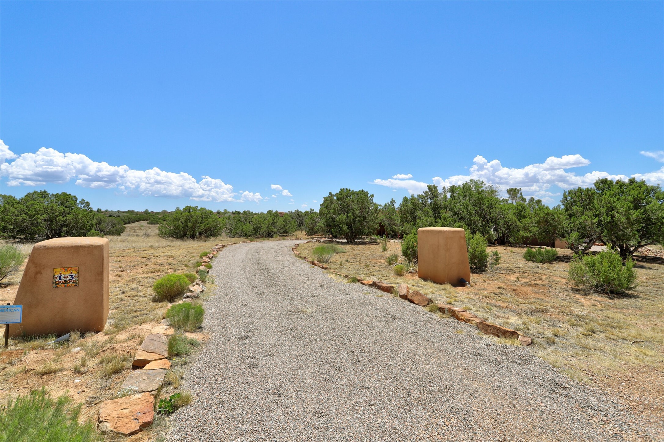 13 Herrada Court Santa Fe, NM 87508 - Photo 2 of 18 driveway