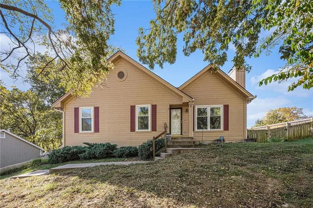 $309,500 | 3542 Northeast Rock Creek Drive, Kansas City, MO 64116