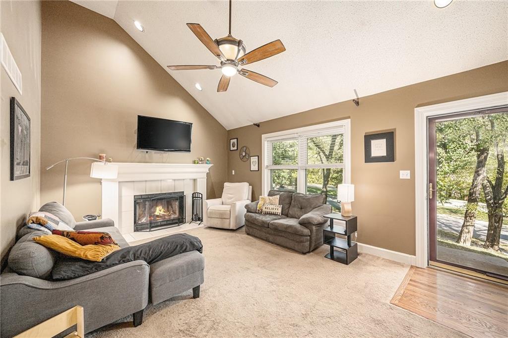 3542 Northeast Rock Creek Drive Kansas City, MO 64116 - Photo 2 of 23