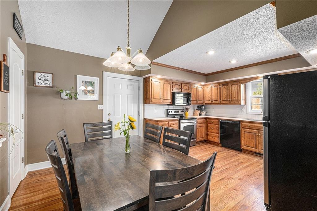 3542 Northeast Rock Creek Drive Kansas City, MO 64116 - Photo 4 of 23