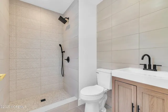 $990,000 | 55 Hickory Hill Road, Jackson, NJ 08527