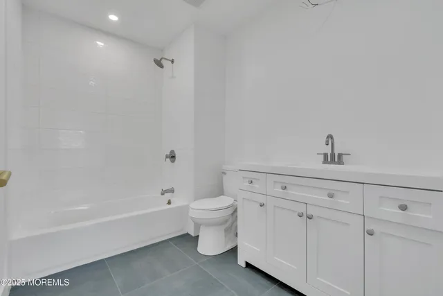 $990,000 | 55 Hickory Hill Road, Jackson, NJ 08527