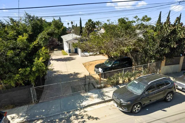 a picture of city view