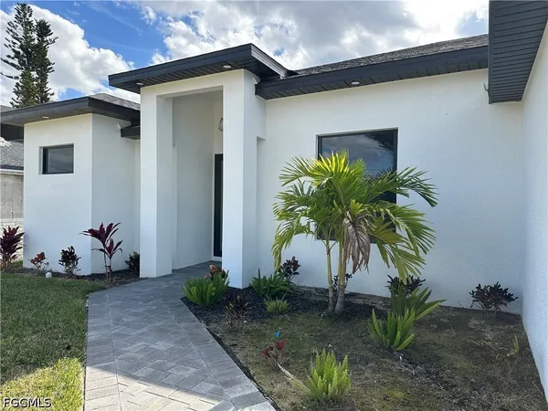 $519,000 | 3516 Southwest 3rd Street, Cape Coral, FL 33991