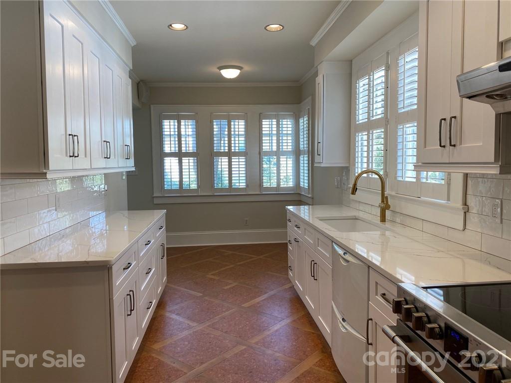 2172 Norton Road Charlotte, NC 28207 - Photo 5 of 39 Gallery Image 5