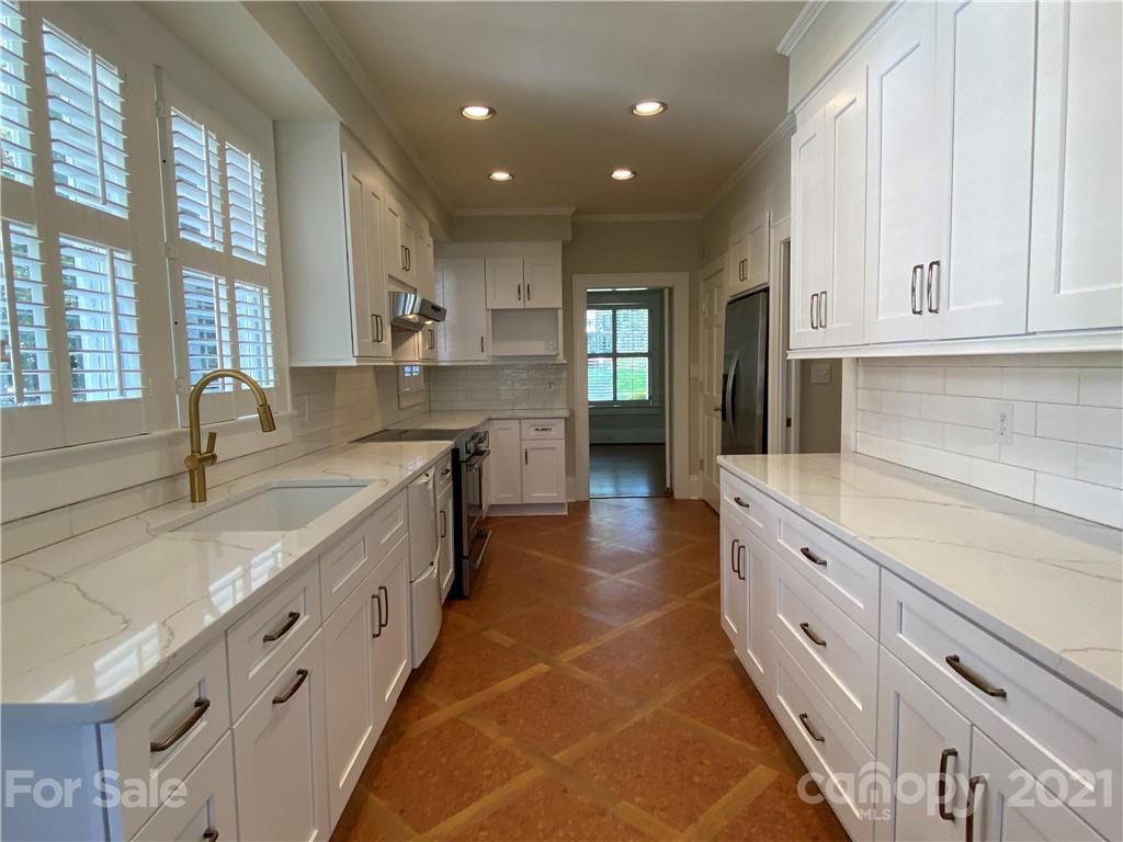 2172 Norton Road Charlotte, NC 28207 - Photo 10 of 39 Gallery Image 10