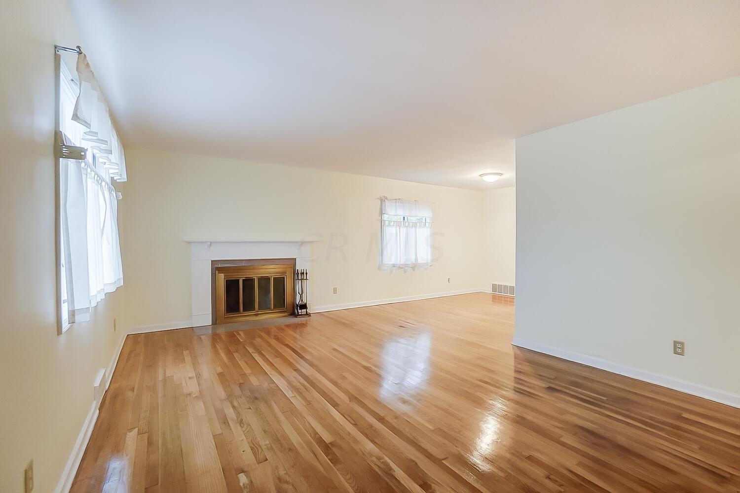 2017 Jervis Road Columbus, OH 43221 - Photo 5 of 40 50044179-006_web