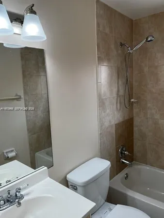$2,350 | 7735 West 29th Way, Unit 202, Hialeah, FL 33018