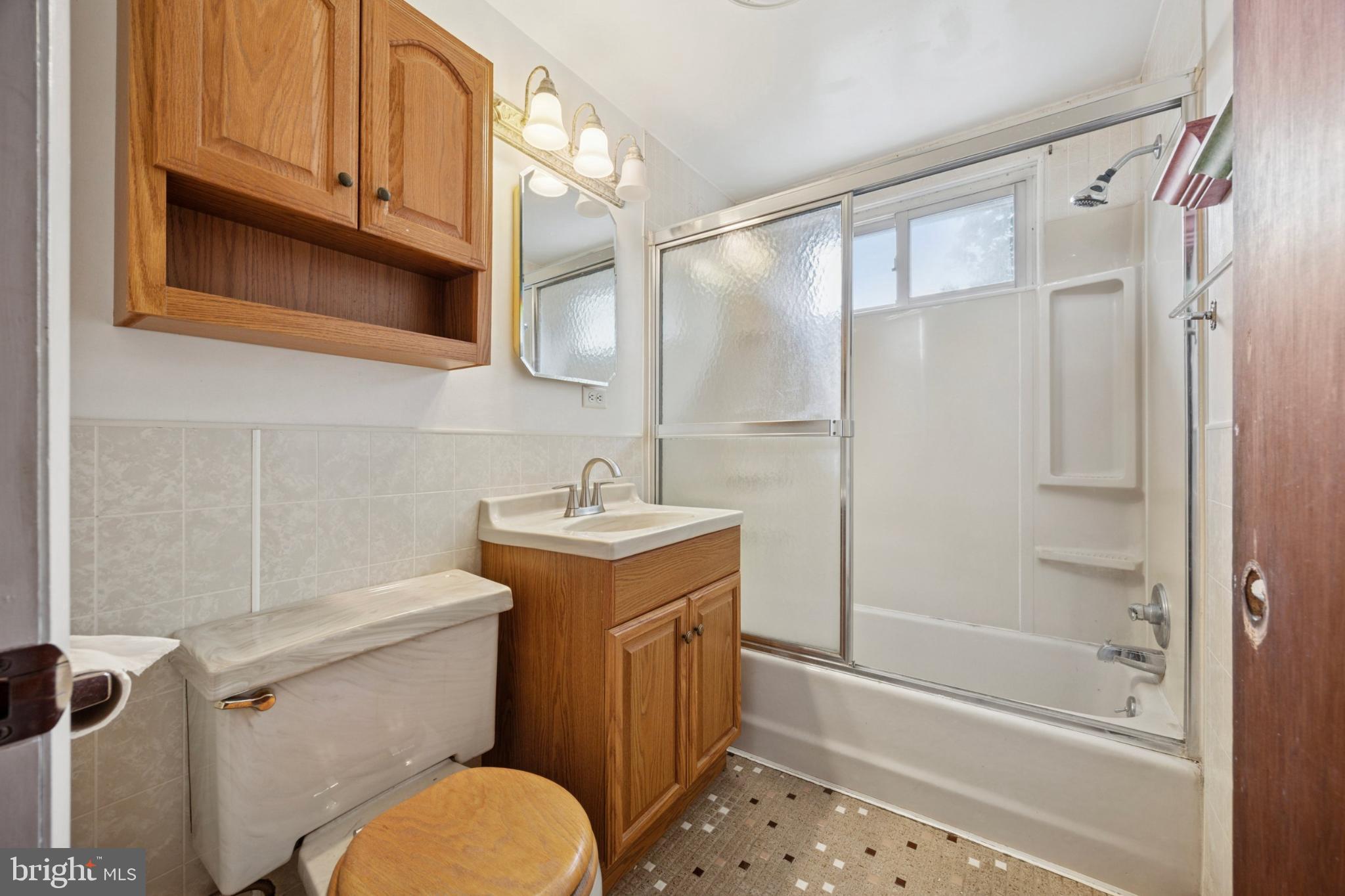 2518 Rhoads Road Gilbertsville, PA 19525 - Photo 14 of 20 Hall bathroom