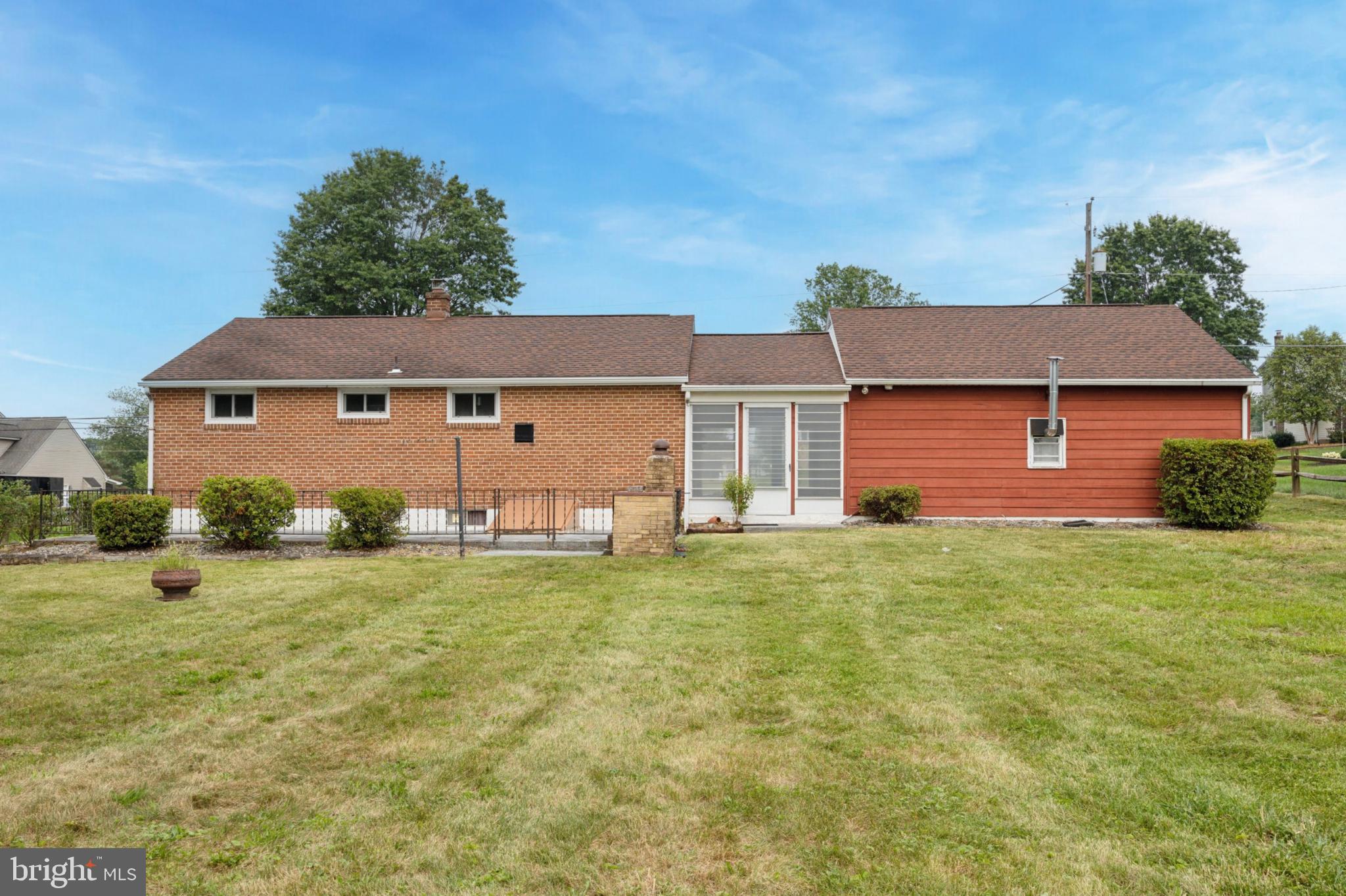 2518 Rhoads Road Gilbertsville, PA 19525 - Photo 3 of 20