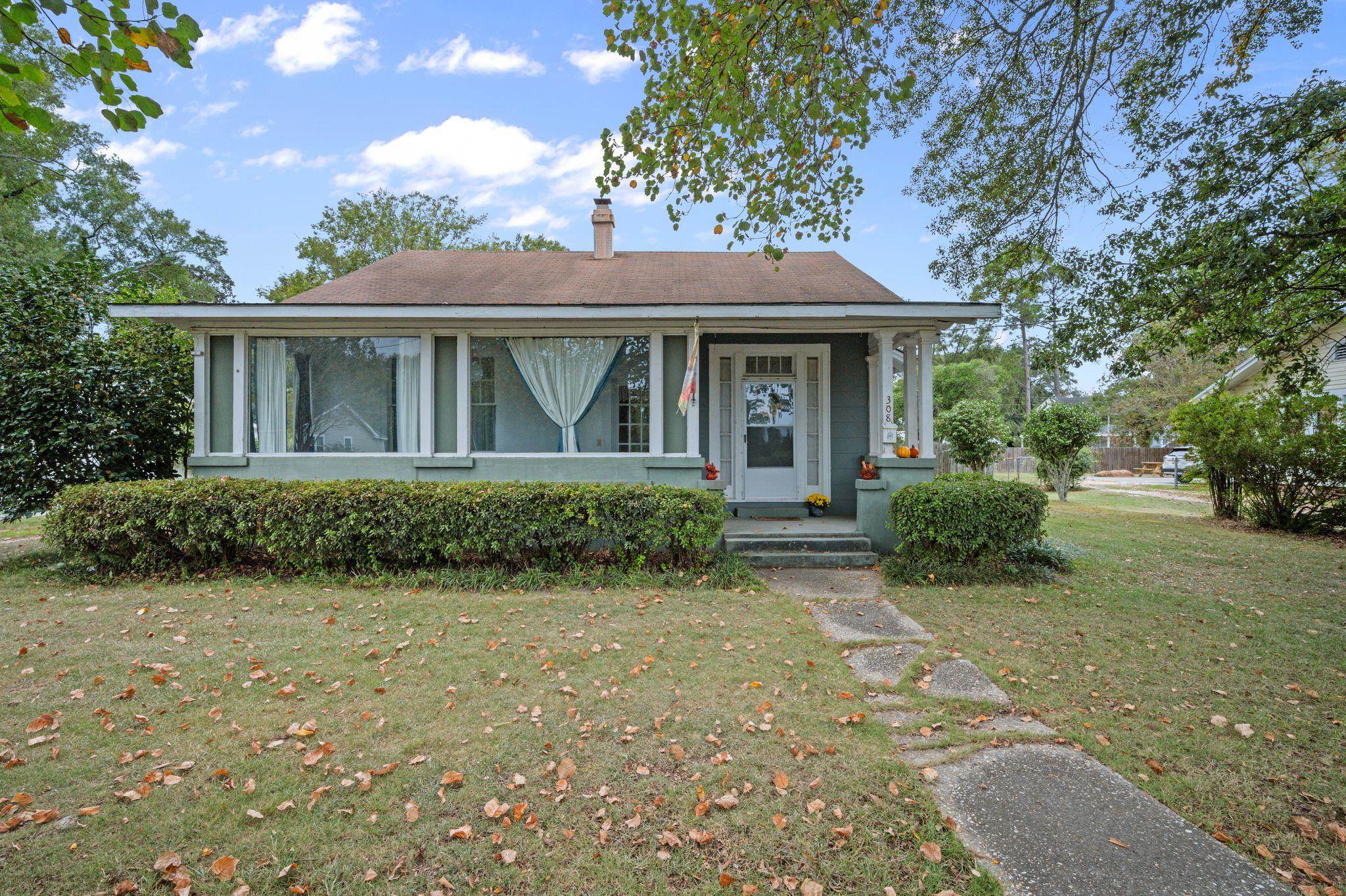 308 South Presley Street Atmore, AL 36502 - Photo 1 of 27 Front Of Structure
