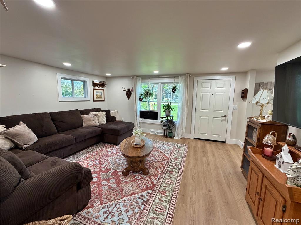 4514 Sebewaing Road Owendale, MI 48754 - Photo 5 of 18