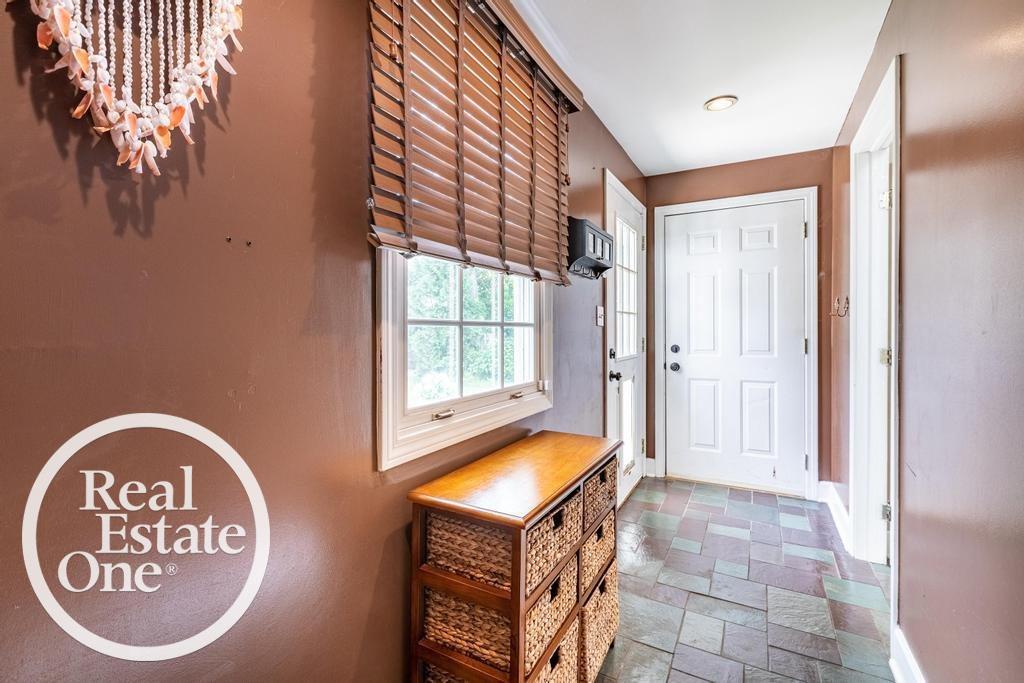 348 Touraine Road Grosse Pointe, MI 48236 - Photo 15 of 49 50179069-34B29C5C-C2F9-432C-8D1F-B0E5A9A751CC.JPG