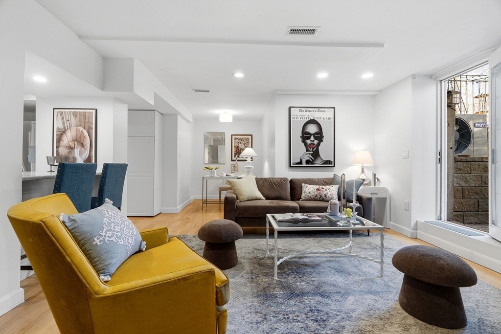 97 Sewall Avenue, Unit 5 Brookline, MA 02446 - Photo 2 of 17