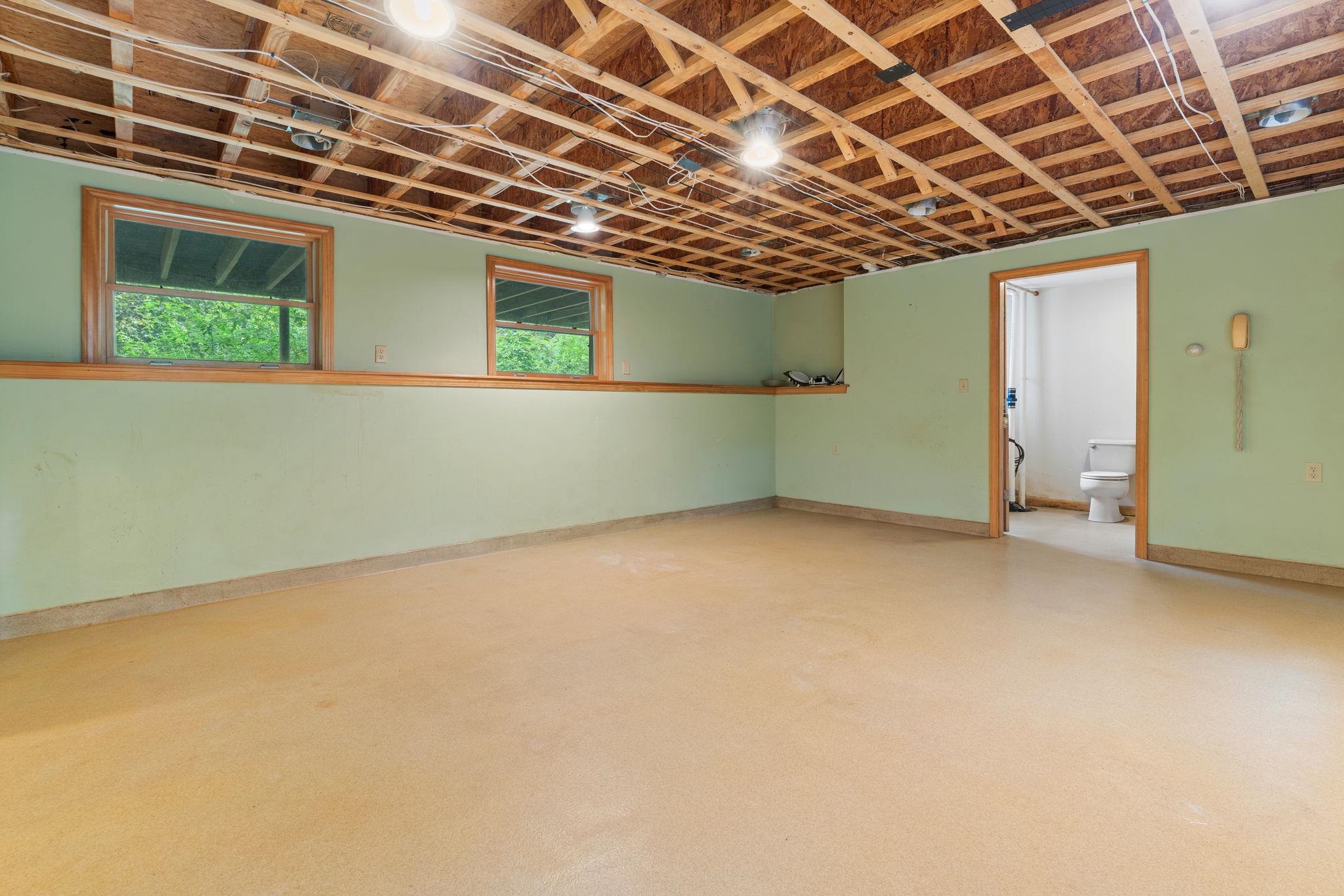 534 Main Street Sandown, NH 03873 - Photo 24 of 48 Gallery Image 24