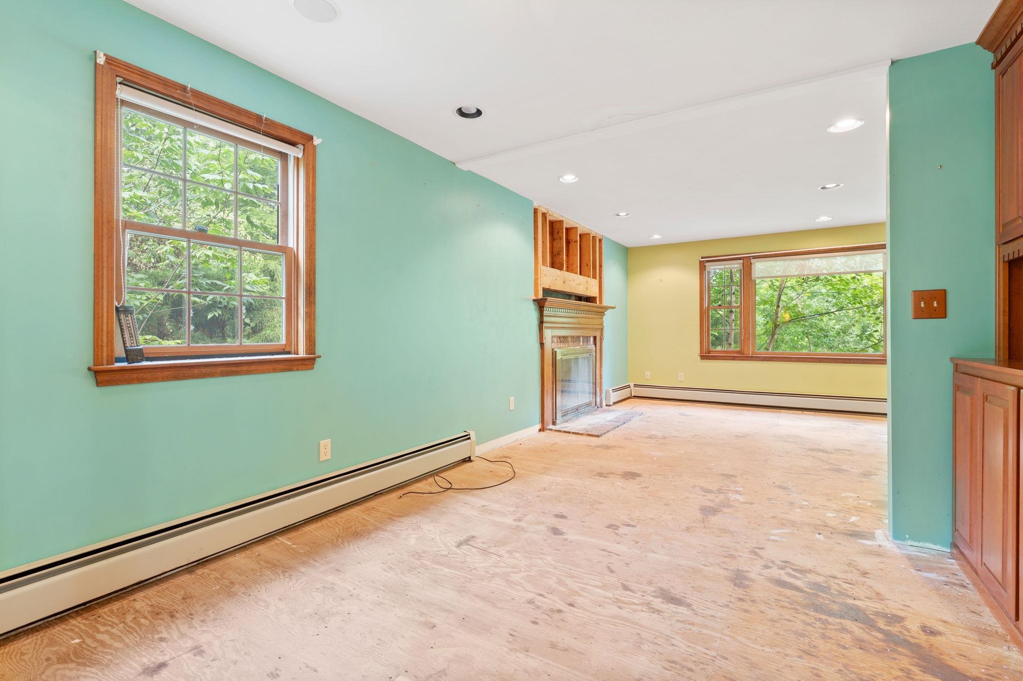 534 Main Street Sandown, NH 03873 - Photo 5 of 48 Gallery Image 5