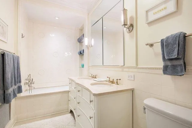 $5,400,000 | 36 Gramercy Park East, Unit 2SW | Gramercy