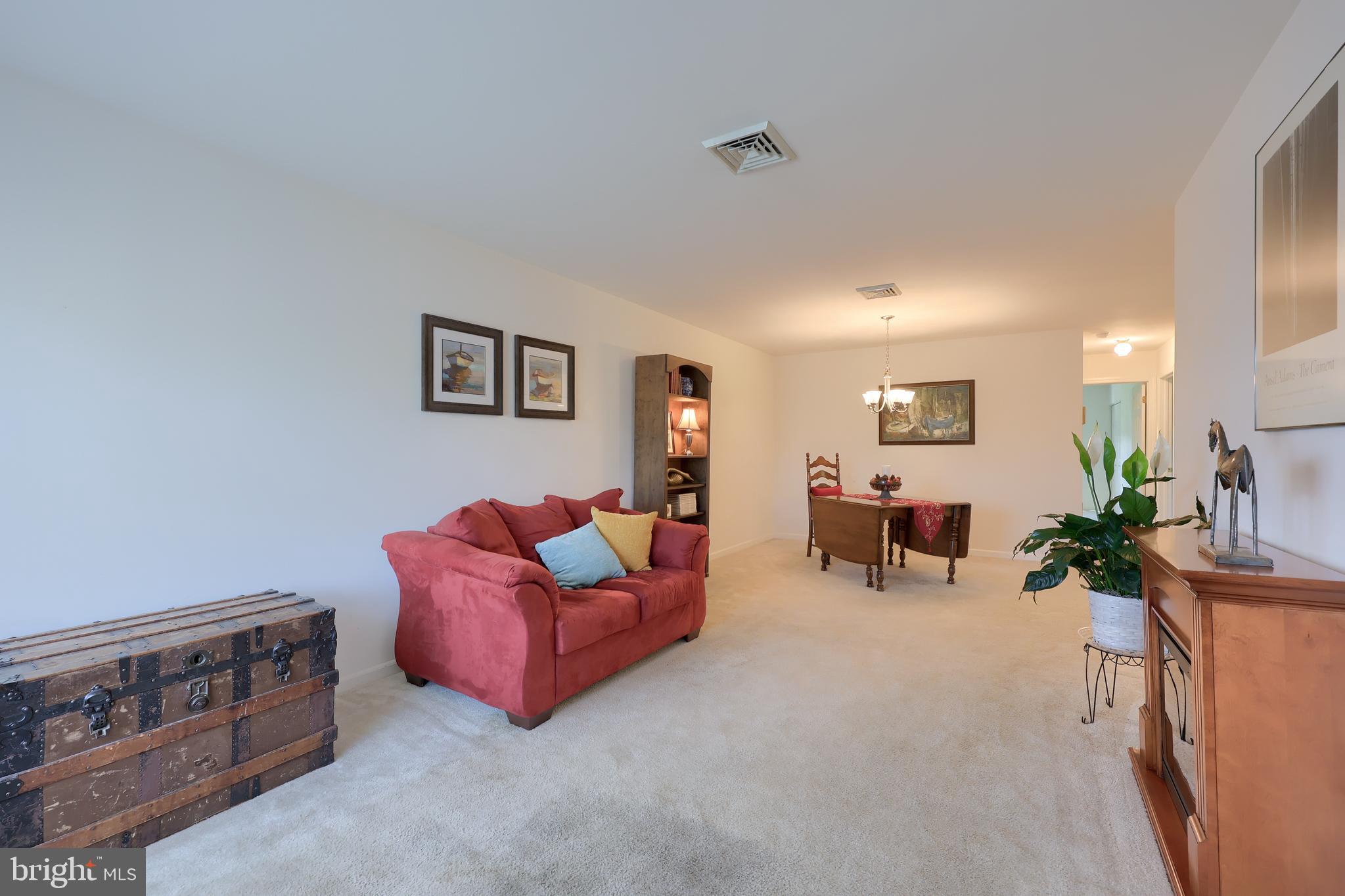 694 Kyle Road York, PA 17404 - Photo 7 of 29 Gallery Image 7