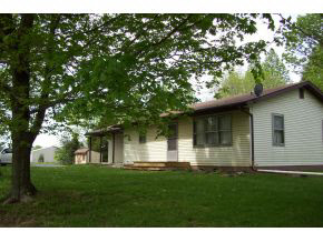 8745 North Crossover Road Bloomington, IN 47404 - Photo 2 of 16