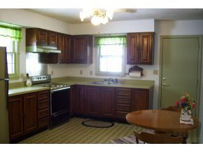 8745 North Crossover Road Bloomington, IN 47404 - Photo 3 of 16