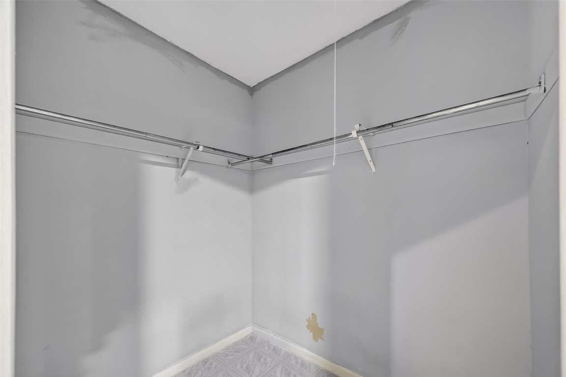 10706 Sagebluff Drive Houston, TX 77089 - Photo 13 of 19 a view of a small space