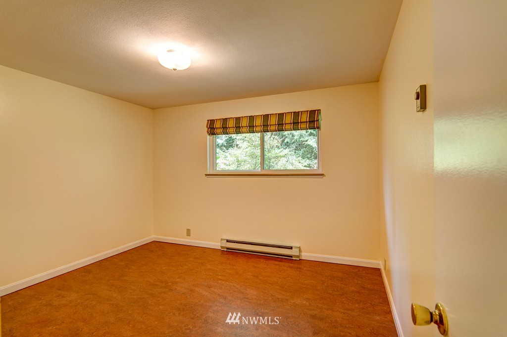 6900 Meadowdale Beach Road Edmonds, WA 98026 - Photo 12 of 21 Gallery Image 12