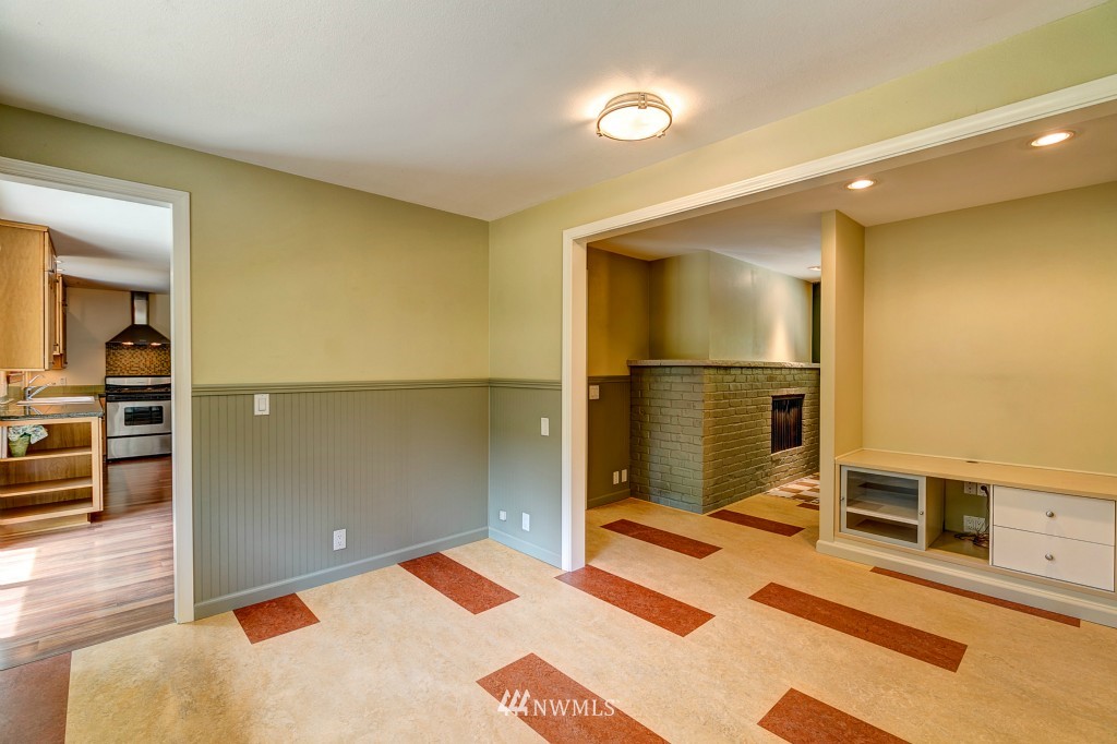6900 Meadowdale Beach Road Edmonds, WA 98026 - Photo 15 of 21 Gallery Image 15