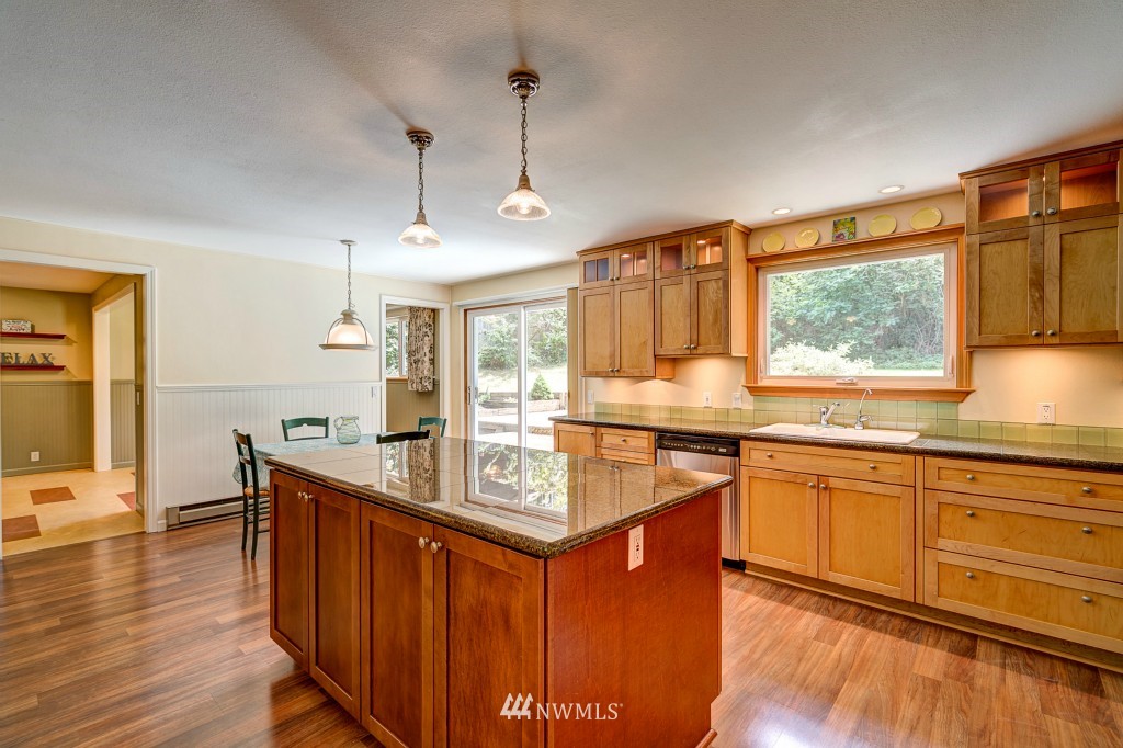 6900 Meadowdale Beach Road Edmonds, WA 98026 - Photo 4 of 21 Gallery Image 4