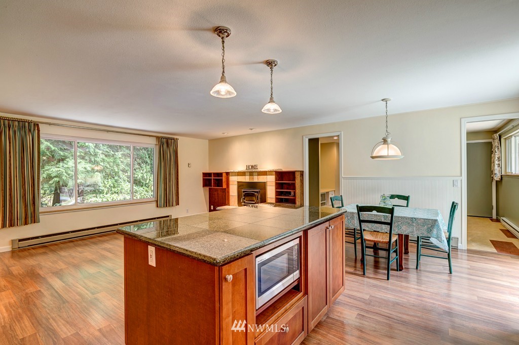 6900 Meadowdale Beach Road Edmonds, WA 98026 - Photo 5 of 21 Gallery Image 5