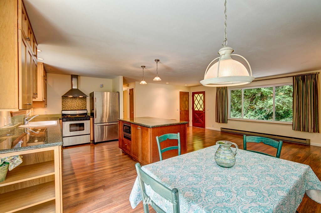 6900 Meadowdale Beach Road Edmonds, WA 98026 - Photo 6 of 21 Gallery Image 6