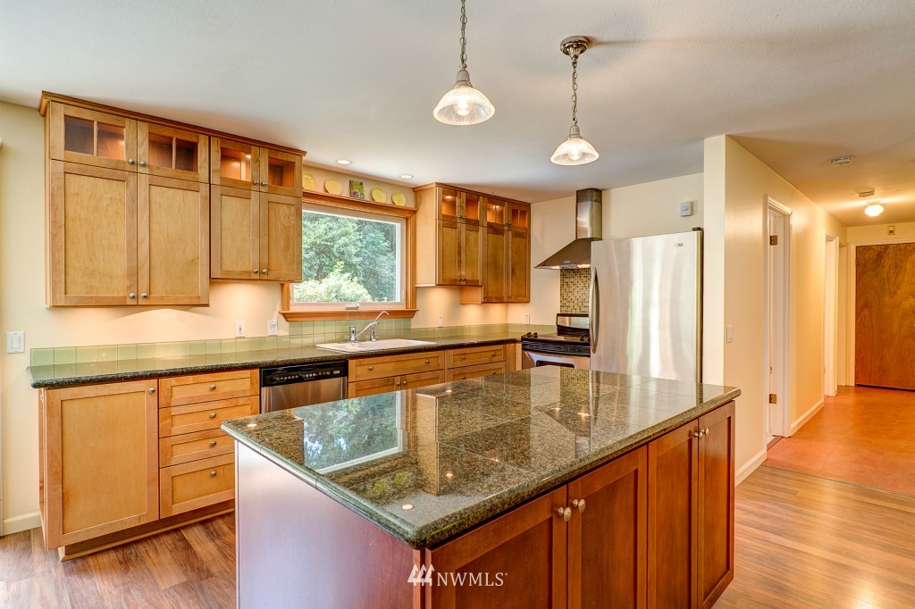 6900 Meadowdale Beach Road Edmonds, WA 98026 - Photo 7 of 21 Gallery Image 7