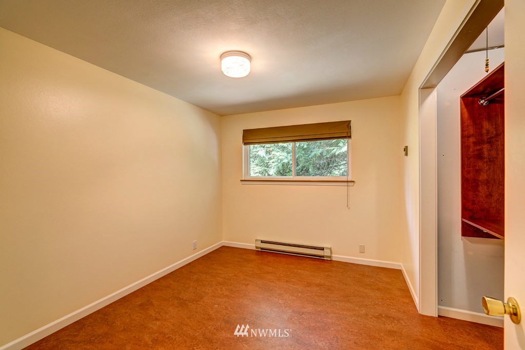 6900 Meadowdale Beach Road Edmonds, WA 98026 - Photo 10 of 21 Gallery Image 10