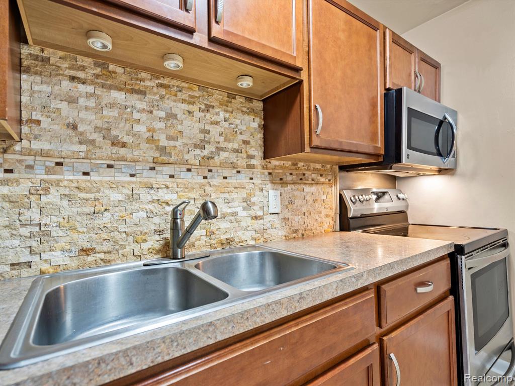 26305 West Seven Mile Road, Unit A105 Redford, MI 48240 - Photo 9 of 12