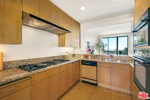 $2,195,000 | 11847 Gorham Avenue, Unit 403, Los Angeles, CA 90049