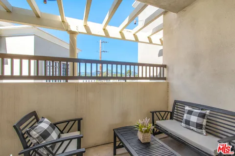 $2,195,000 | 11847 Gorham Avenue, Unit 403, Los Angeles, CA 90049
