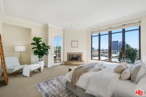 $2,195,000 | 11847 Gorham Avenue, Unit 403, Los Angeles, CA 90049