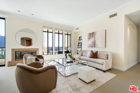 $2,195,000 | 11847 Gorham Avenue, Unit 403, Los Angeles, CA 90049